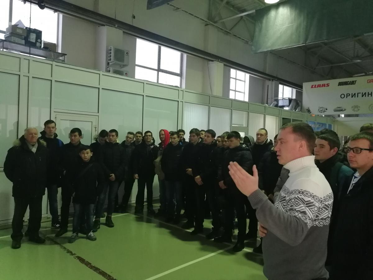 Посещение первокурсниками направления подготовки «Агроинженерия» компании ООО «МИРОВАЯ ТЕХНИКА» г. Саратов Фото 5 Посещение первокурсниками направления подготовки «Агроинженерия» компании ООО «МИРОВАЯ ТЕХНИКА» г. Саратов Фото 5