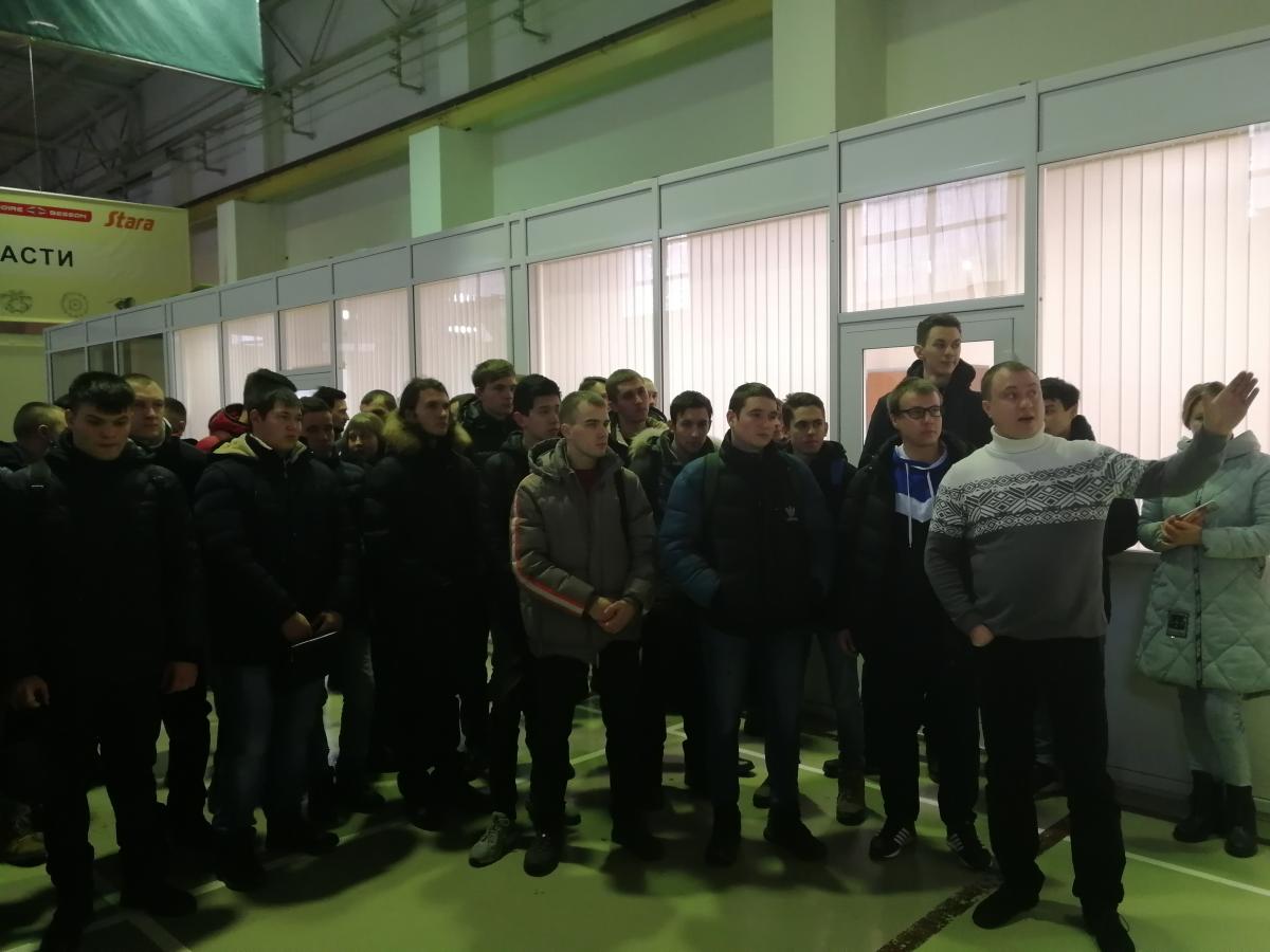 Посещение первокурсниками направления подготовки «Агроинженерия» компании ООО «МИРОВАЯ ТЕХНИКА» г. Саратов Фото 9 Посещение первокурсниками направления подготовки «Агроинженерия» компании ООО «МИРОВАЯ ТЕХНИКА» г. Саратов Фото 9