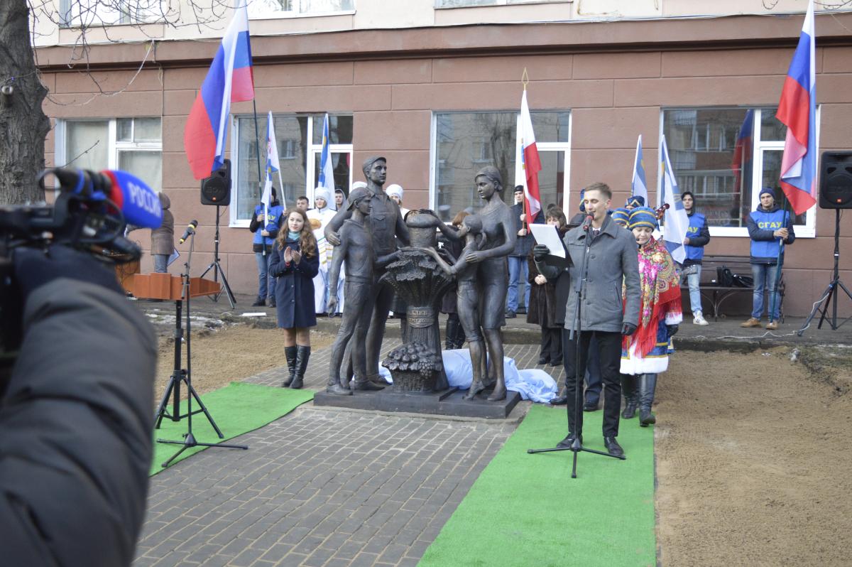 Открыт памятник «Хлеб - всему голова!» Фото 2