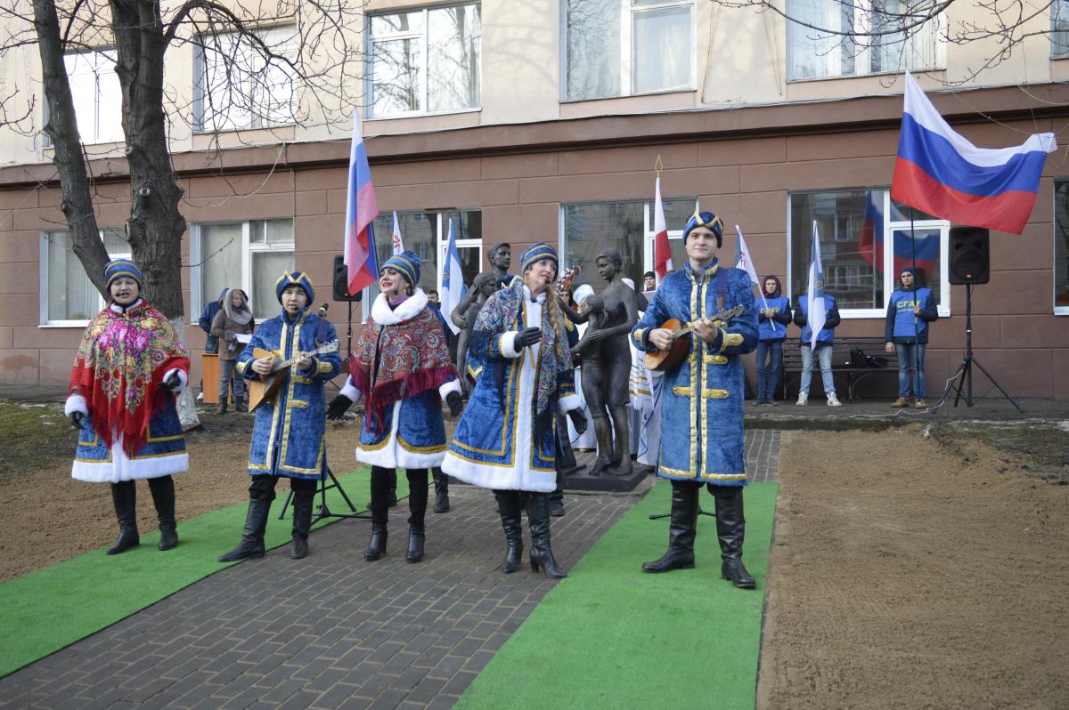 Открыт памятник «Хлеб - всему голова!» Фото 3