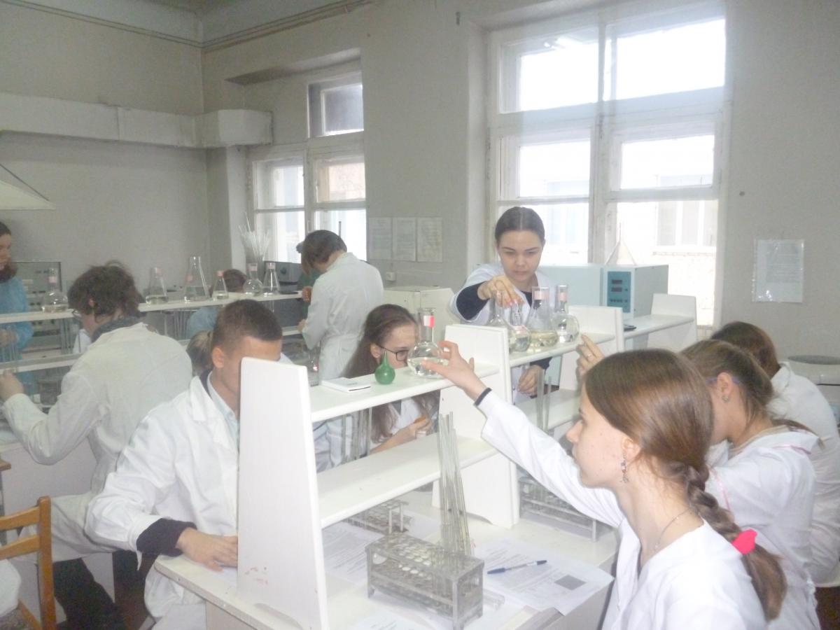 Преподаватели кафедры «Микробиология, биотехнология и химия» вошли в состав жюри Регионального этапа Всероссийской олимпиады школьников по биологии Фото 4 Преподаватели кафедры «Микробиология, биотехнология и химия» вошли в состав жюри Регионального этапа Всероссийской олимпиады школьников по биологии Фото 4