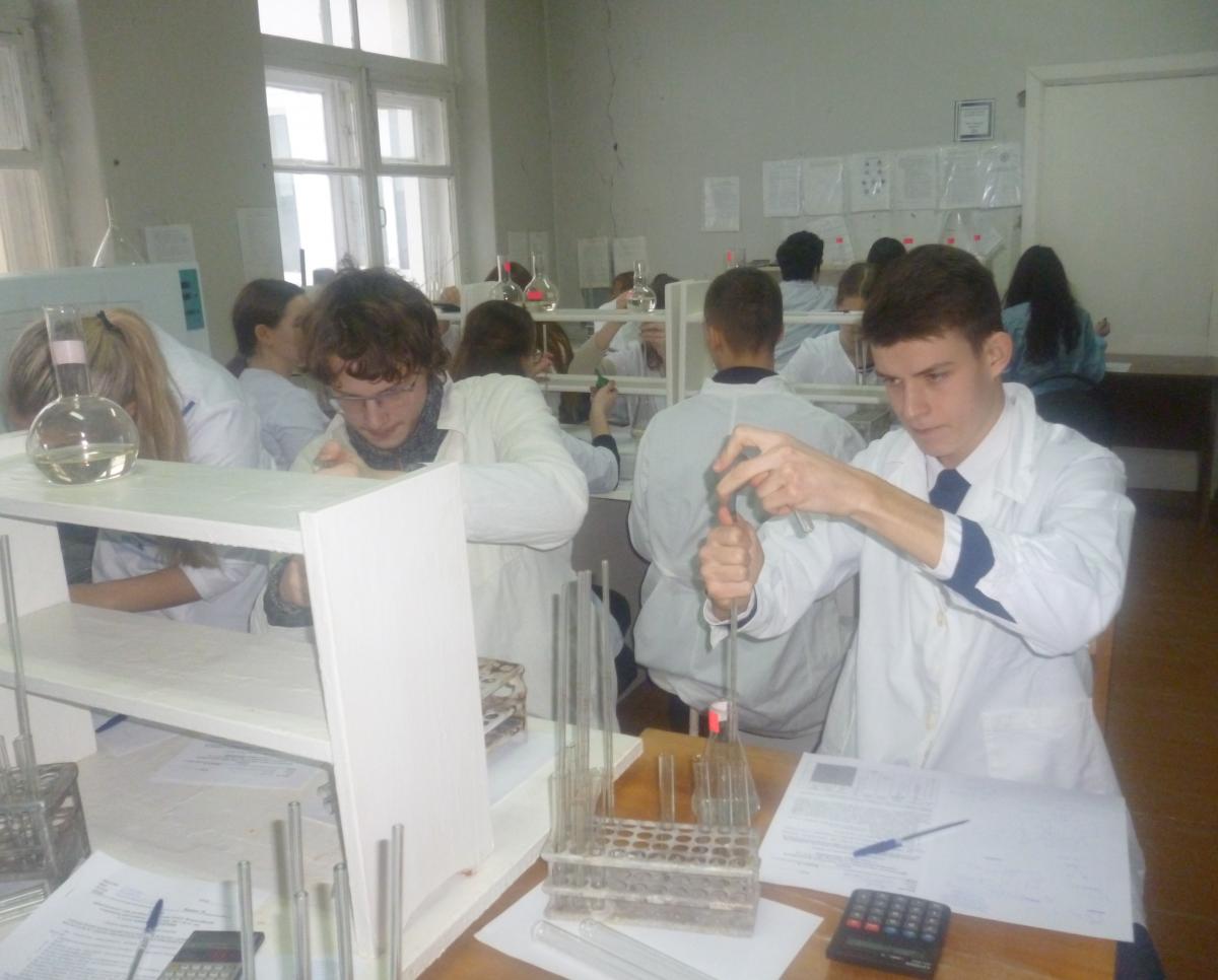 Преподаватели кафедры «Микробиология, биотехнология и химия» вошли в состав жюри Регионального этапа Всероссийской олимпиады школьников по биологии Фото 5 Преподаватели кафедры «Микробиология, биотехнология и химия» вошли в состав жюри Регионального этапа Всероссийской олимпиады школьников по биологии Фото 5