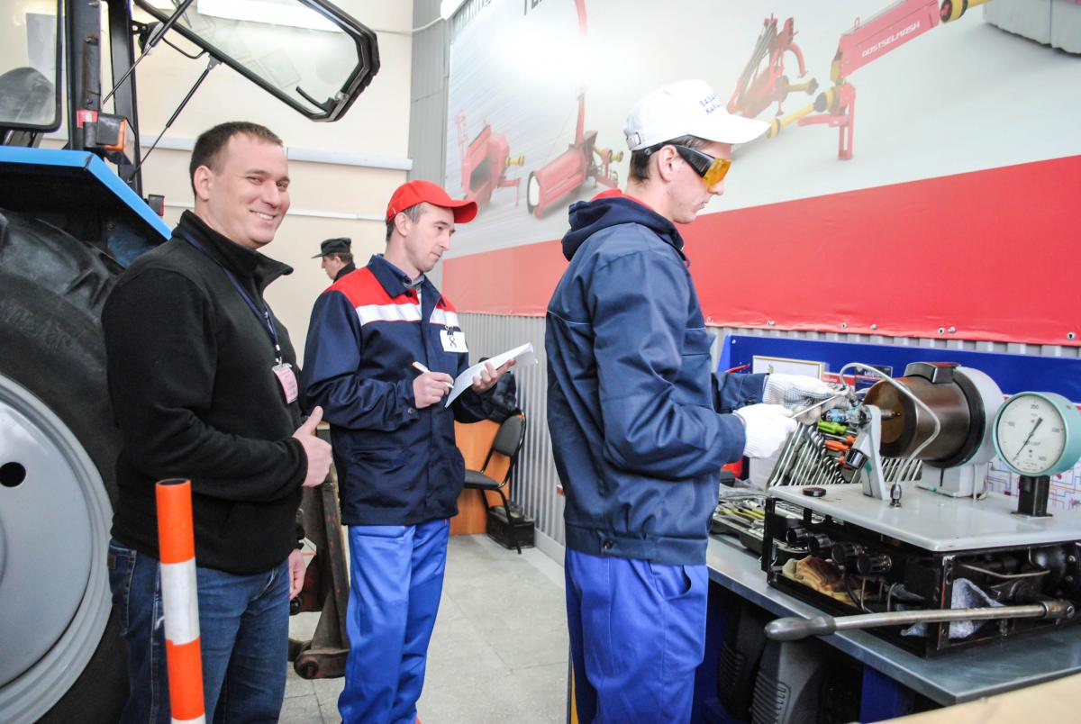 III Региональный чемпионат «Молодые профессионалы» WorldSkills Russia по компетенции «Эксплуатация сельскохозяйственных машин» на базе Саратовского ГАУ Фото 13