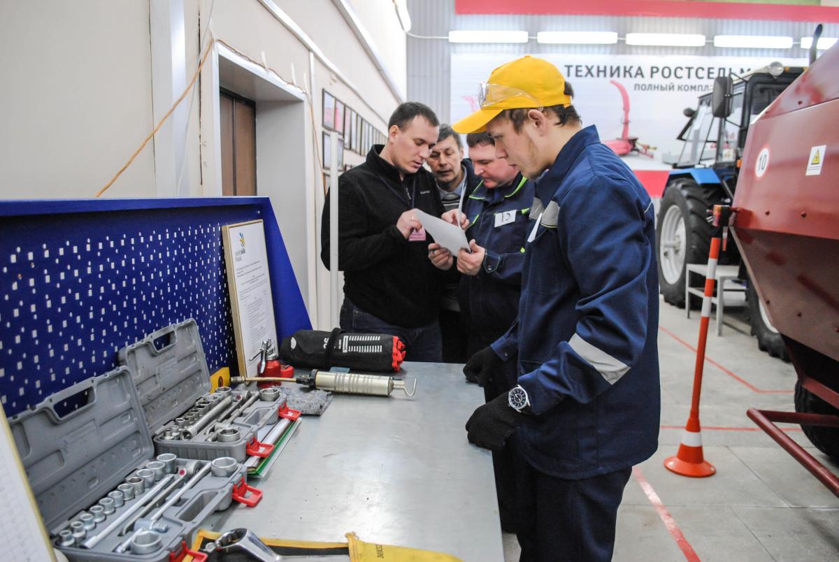 III Региональный чемпионат «Молодые профессионалы» WorldSkills Russia по компетенции «Эксплуатация сельскохозяйственных машин» на базе Саратовского ГАУ Фото 15