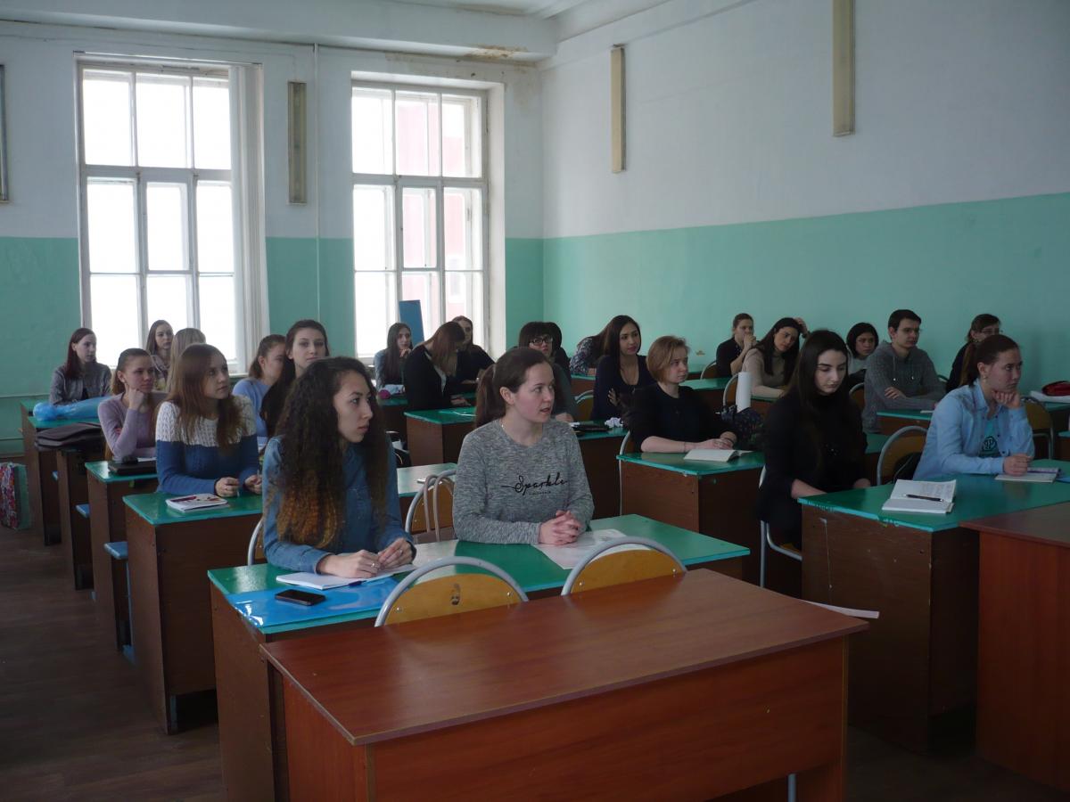 Проведение занятия представителем производства главным специалистом главгосэкспертизы России, Саратовский филиал, заслуженным архитектором РФ, доцентом Копшевым В.К. Фото 1 Проведение занятия представителем производства главным специалистом главгосэкспертизы России, Саратовский филиал, заслуженным архитектором РФ, доцентом Копшевым В.К. Фото 1