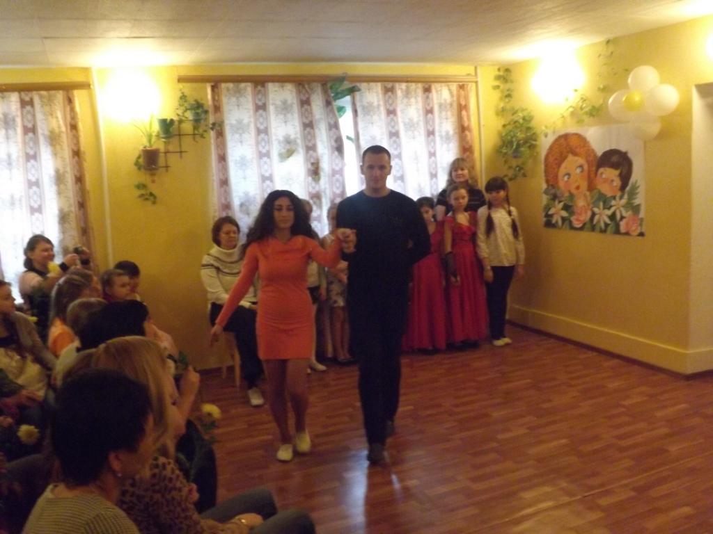 Финансисты приняли участие в концерте ко дню матери Фото 16 Финансисты приняли участие в концерте ко дню матери Фото 16