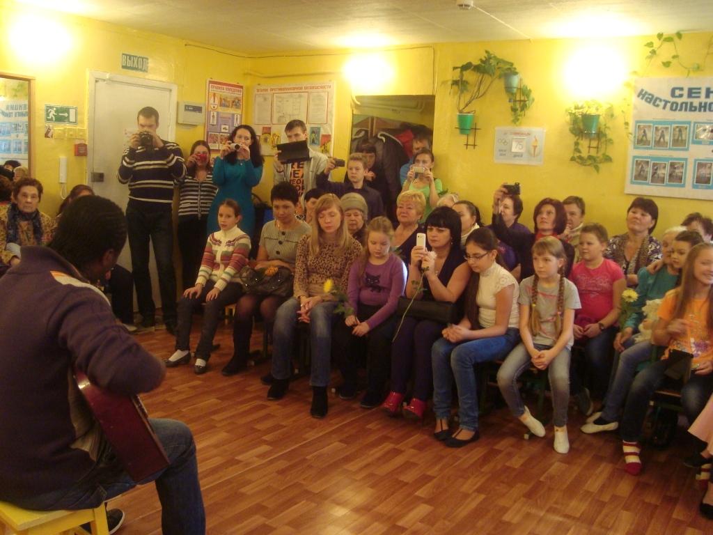 Финансисты приняли участие в концерте ко дню матери Фото 3 Финансисты приняли участие в концерте ко дню матери Фото 3