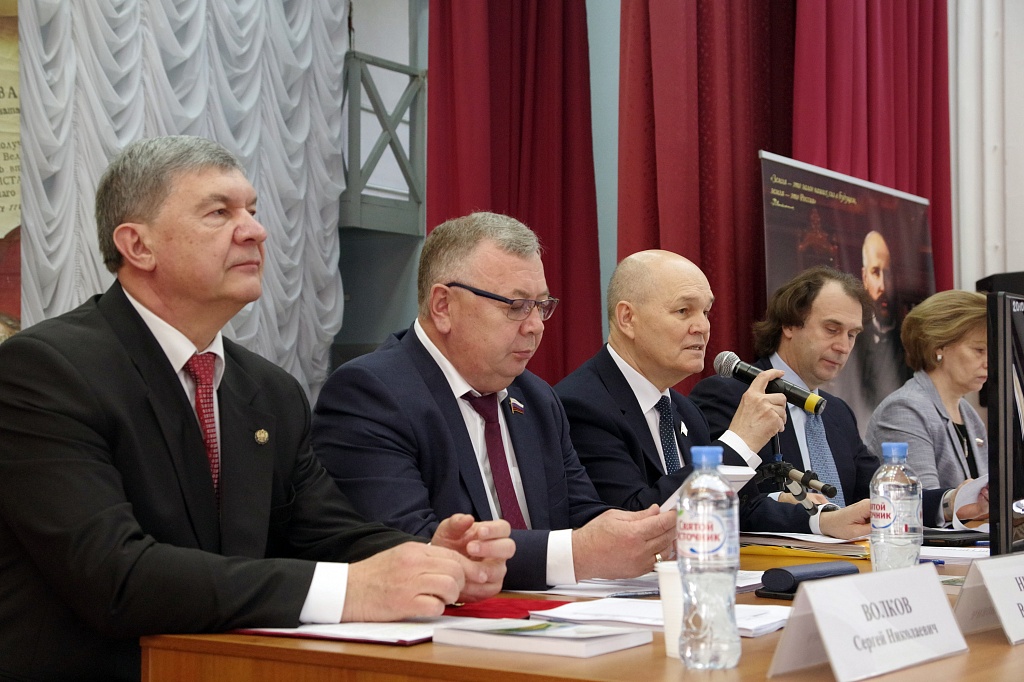 В ГУЗ прошли Парламентские слушания на тему: "Тенденции и проблемы развития земельного законодательства" Фото 1 В ГУЗ прошли Парламентские слушания на тему: "Тенденции и проблемы развития земельного законодательства" Фото 1