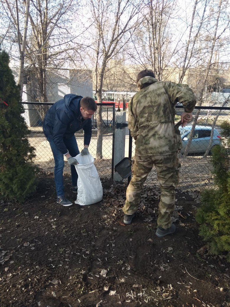 Субботник в Областном реабилитационном центре для детей Фото 2