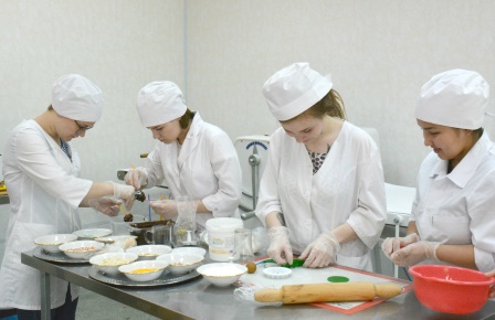 Открытое занятии по теме: «Технология приготовления бисквитного теста и изделия из него» Фото 16