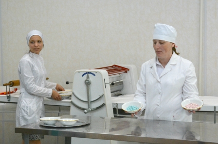 Открытое занятии по теме: «Технология приготовления бисквитного теста и изделия из него» Фото 9