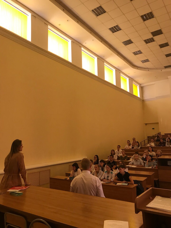 Беседа со студентами «ВМПиБ» на тему международных стажировок Фото 1