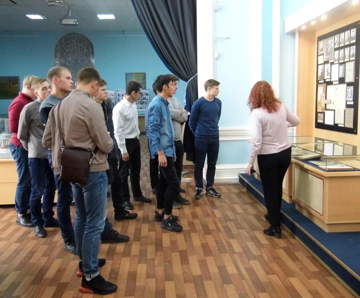 Экскурсия студентов группы Б-АИ-101 в исторический музей Саратовского ГАУ Фото 1