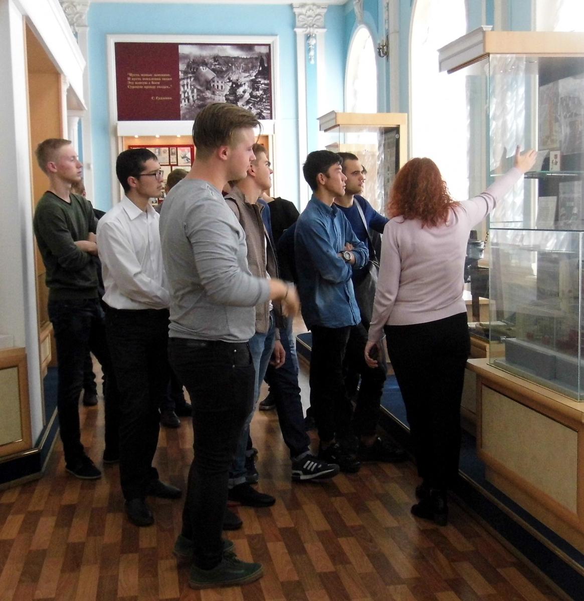 Экскурсия студентов группы Б-АИ-101 в исторический музей Саратовского ГАУ Фото 5