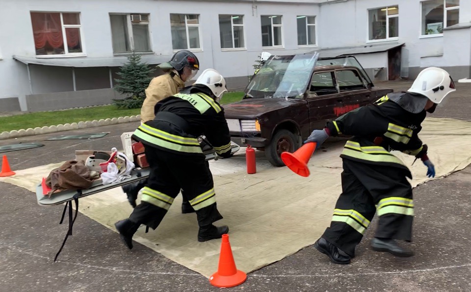 Соревнования по ликвидации последствий ДТП с успехом прошли в Саратовском ГАУ Фото 2