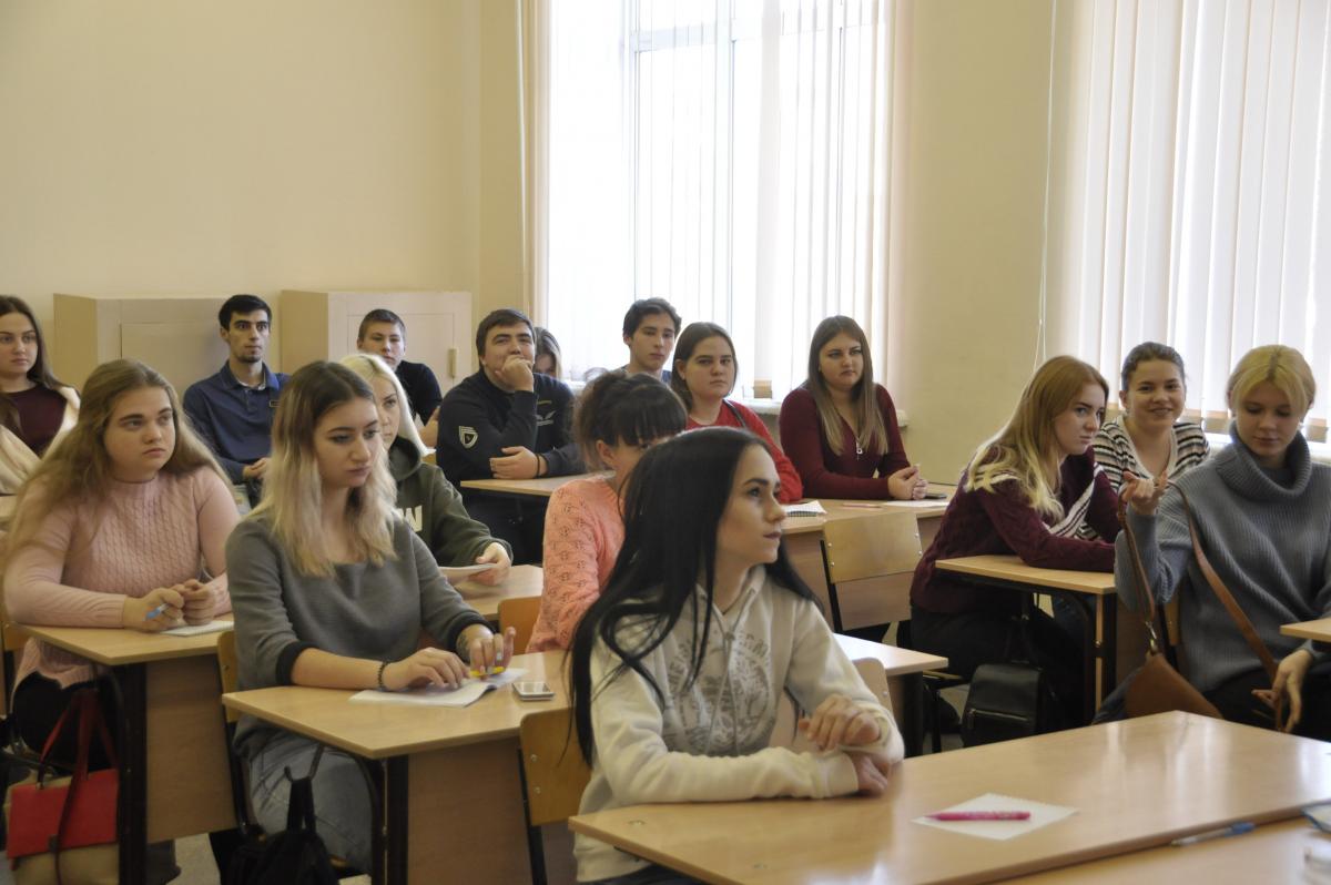 Встреча обучающихся выпускных групп с представителями СГУ имени Н. Г. Чернышевского Фото 1