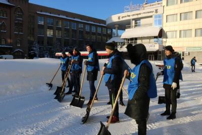 Студенты вновь на передовой