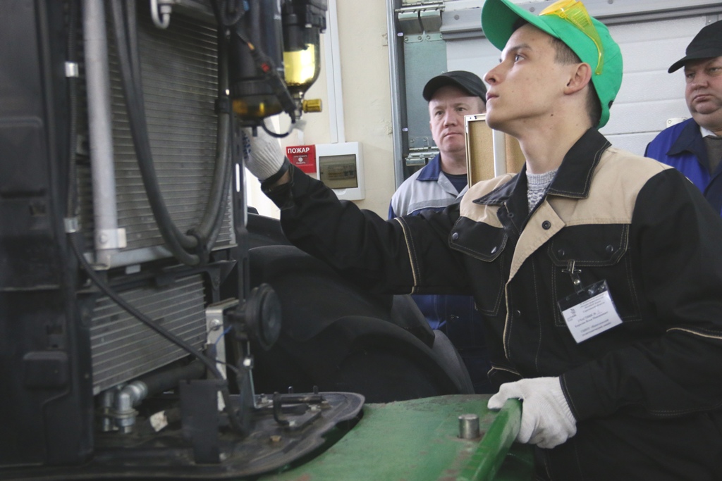 Открытие IV Регионального чемпионата «Молодые профессионалы» WorldSkills Russia по компетенции «Эксплуатация сельскохозяйственных машин» Фото 10