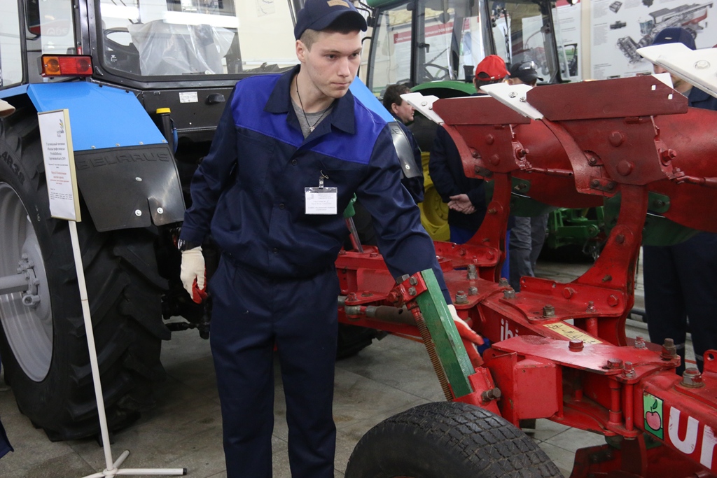 Открытие IV Регионального чемпионата «Молодые профессионалы» WorldSkills Russia по компетенции «Эксплуатация сельскохозяйственных машин» Фото 12