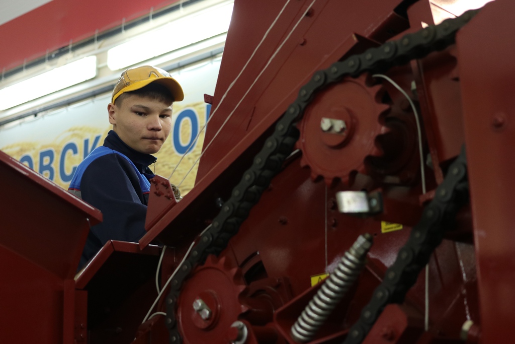 IV Региональный чемпионат «Молодые профессионалы» (WorldSkills Russia) Саратовской области по компетенции E53 «Эксплуатация сельскохозяйственных машин» на базе Саратовского ГАУ Фото 16