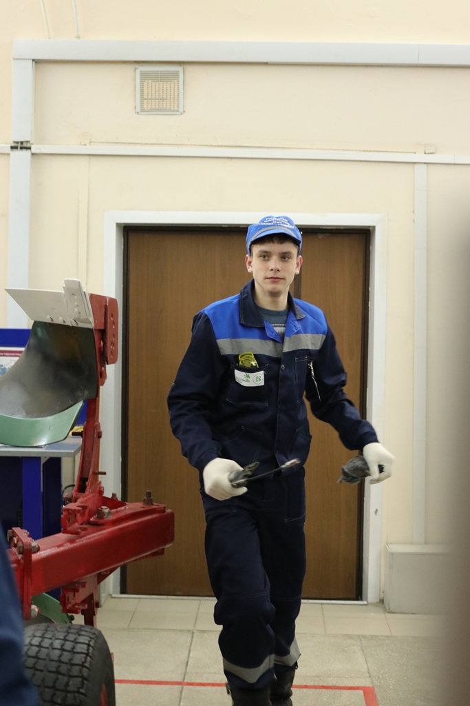 IV Региональный чемпионат «Молодые профессионалы» (WorldSkills Russia) Саратовской области по компетенции E53 «Эксплуатация сельскохозяйственных машин» на базе Саратовского ГАУ Фото 19