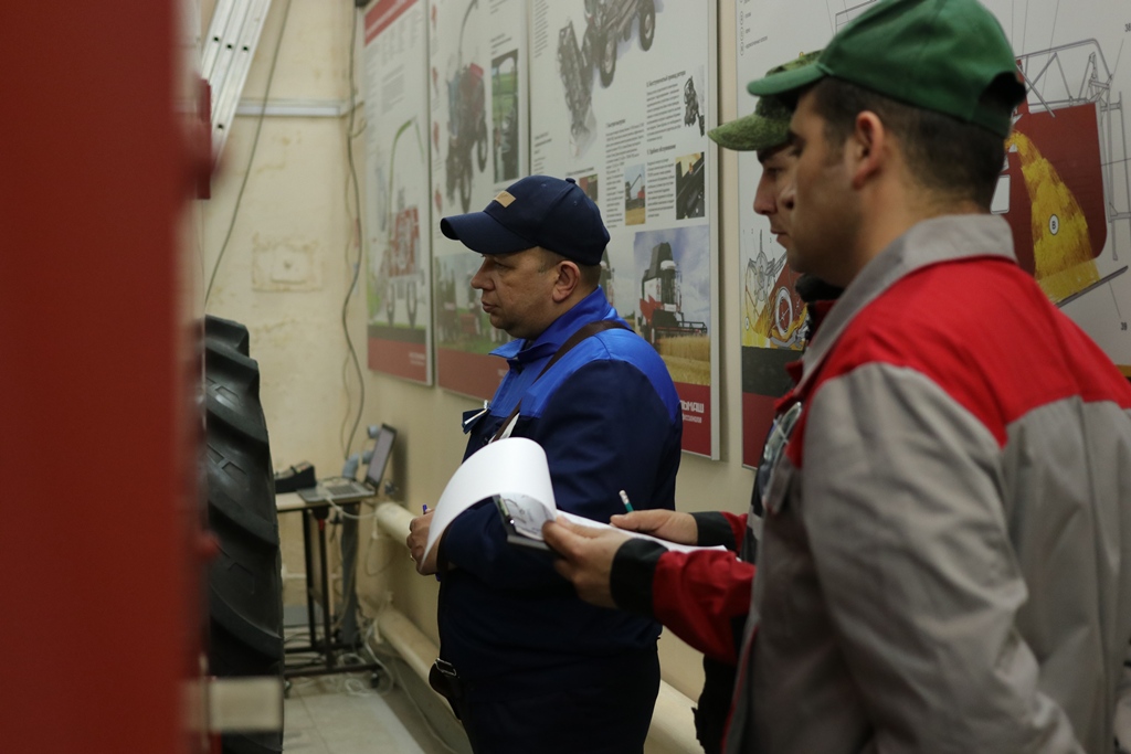 IV Региональный чемпионат «Молодые профессионалы» (WorldSkills Russia) Саратовской области по компетенции E53 «Эксплуатация сельскохозяйственных машин» на базе Саратовского ГАУ Фото 8 IV Региональный чемпионат «Молодые профессионалы» (WorldSkills Russia) Саратовской области по компетенции E53 «Эксплуатация сельскохозяйственных машин» на базе Саратовского ГАУ Фото 8