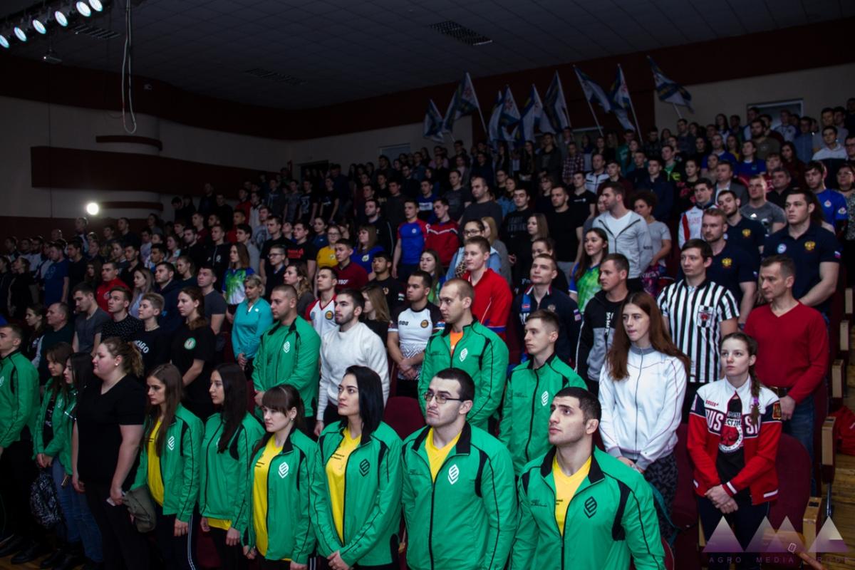 Открытие чемпионата по армрестлингу