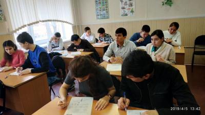Для иностранных студентов СГАУ провели подготовительное занятие к Тотальному диктанту-2019