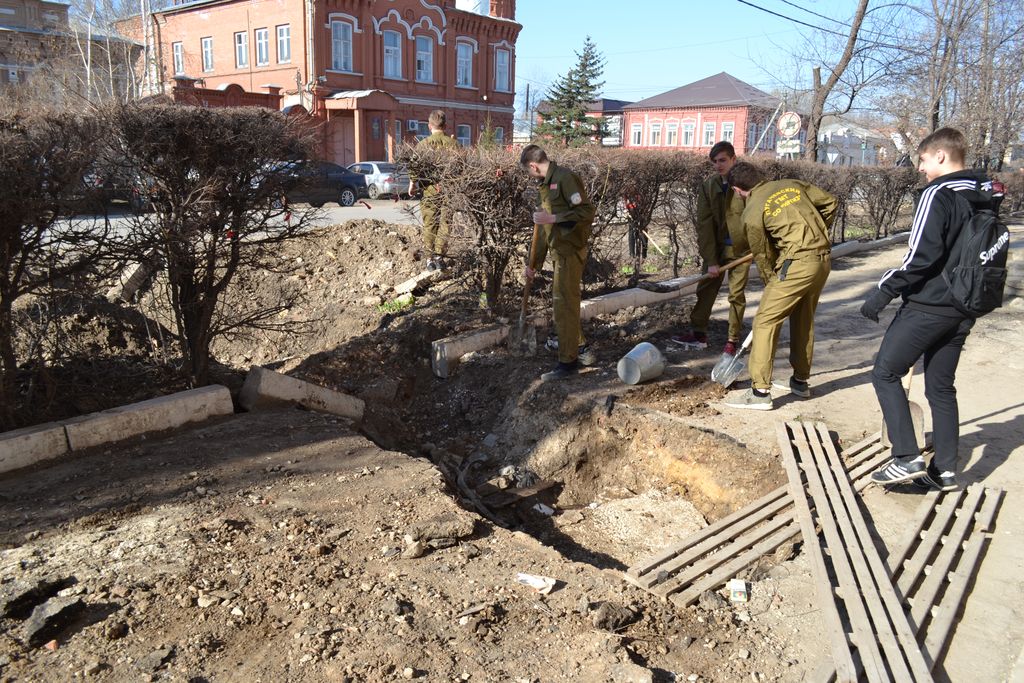 Субботник в Пугачевском филиале ФГБОУ ВО Саратовский ГАУ Фото 13