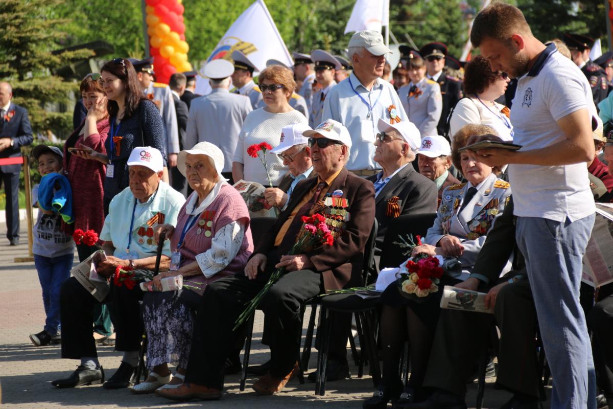 Коллектив СГАУ возложил цветы к Вечному огню Фото 4