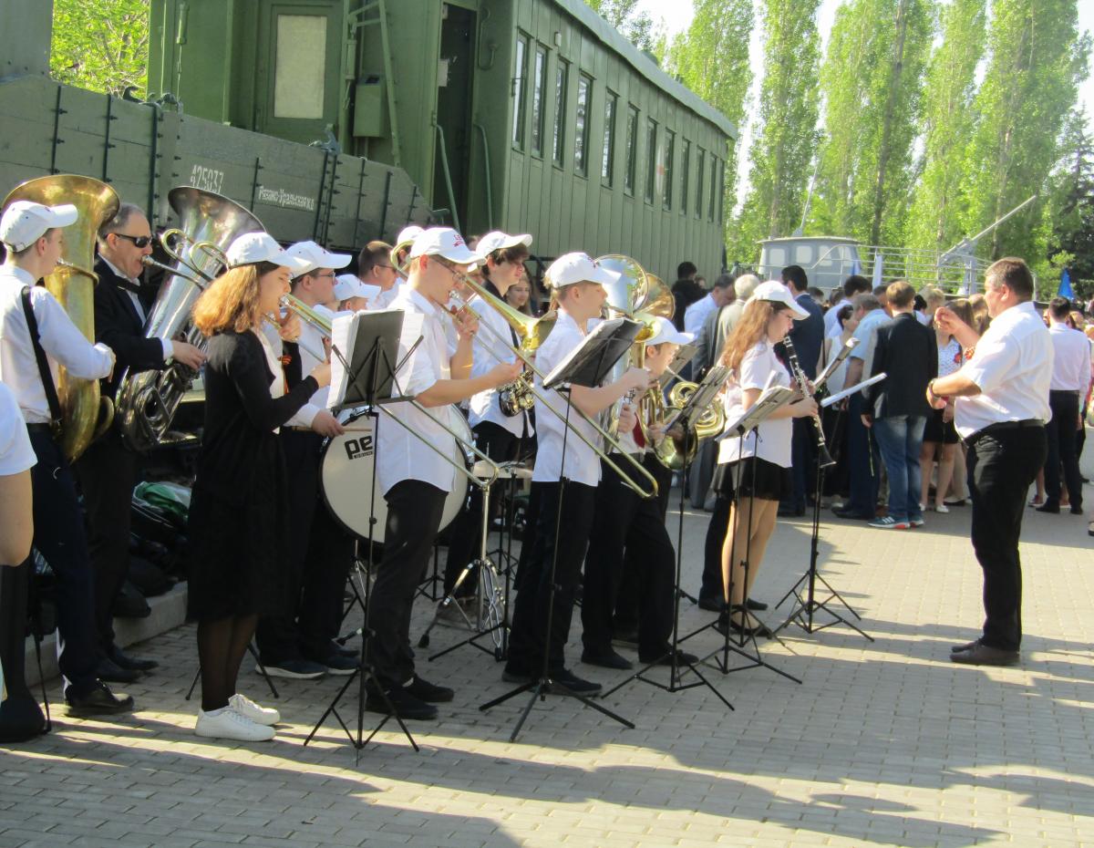 Торжественный митинг-концерт, посвященный празднованию 74-ой годовщины Победы Фото 2