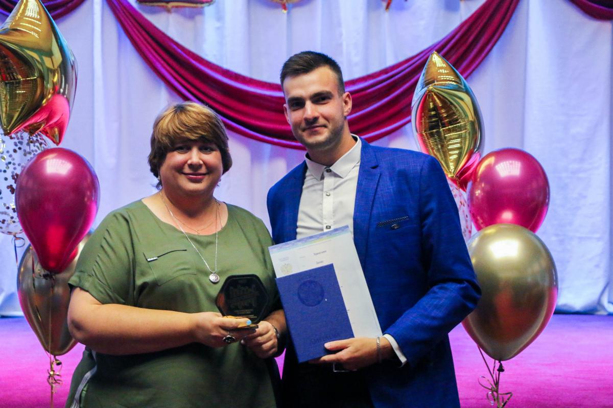 Выпускной вечер 2019 факультета экономики и менеджмента Фото 7 Выпускной вечер 2019 факультета экономики и менеджмента Фото 7