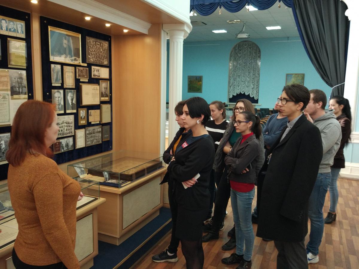 Будущие селекционеры посетили исторический музей СГАУ Фото 3