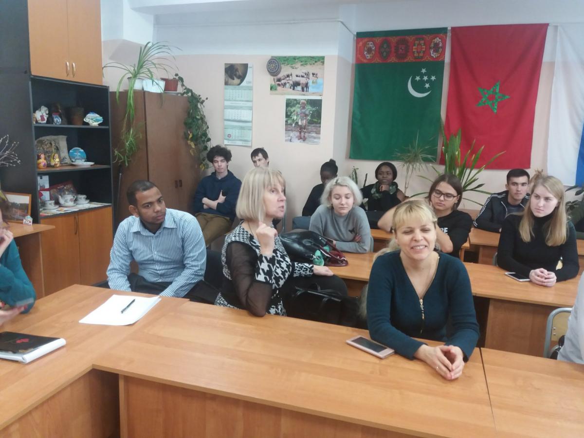 Старший преподаватель кафедры "Иностранные языки и культура речи" Садовникова Е.В. приняла участие в подготовке и проведении билингвального мероприятия в "Интерклубе" "Наш свободный мир", посвященного Всемирному Дню толерантности Фото 2 Старший преподаватель кафедры "Иностранные языки и культура речи" Садовникова Е.В. приняла участие в подготовке и проведении билингвального мероприятия в "Интерклубе" "Наш свободный мир", посвященного Всемирному Дню толерантности Фото 2