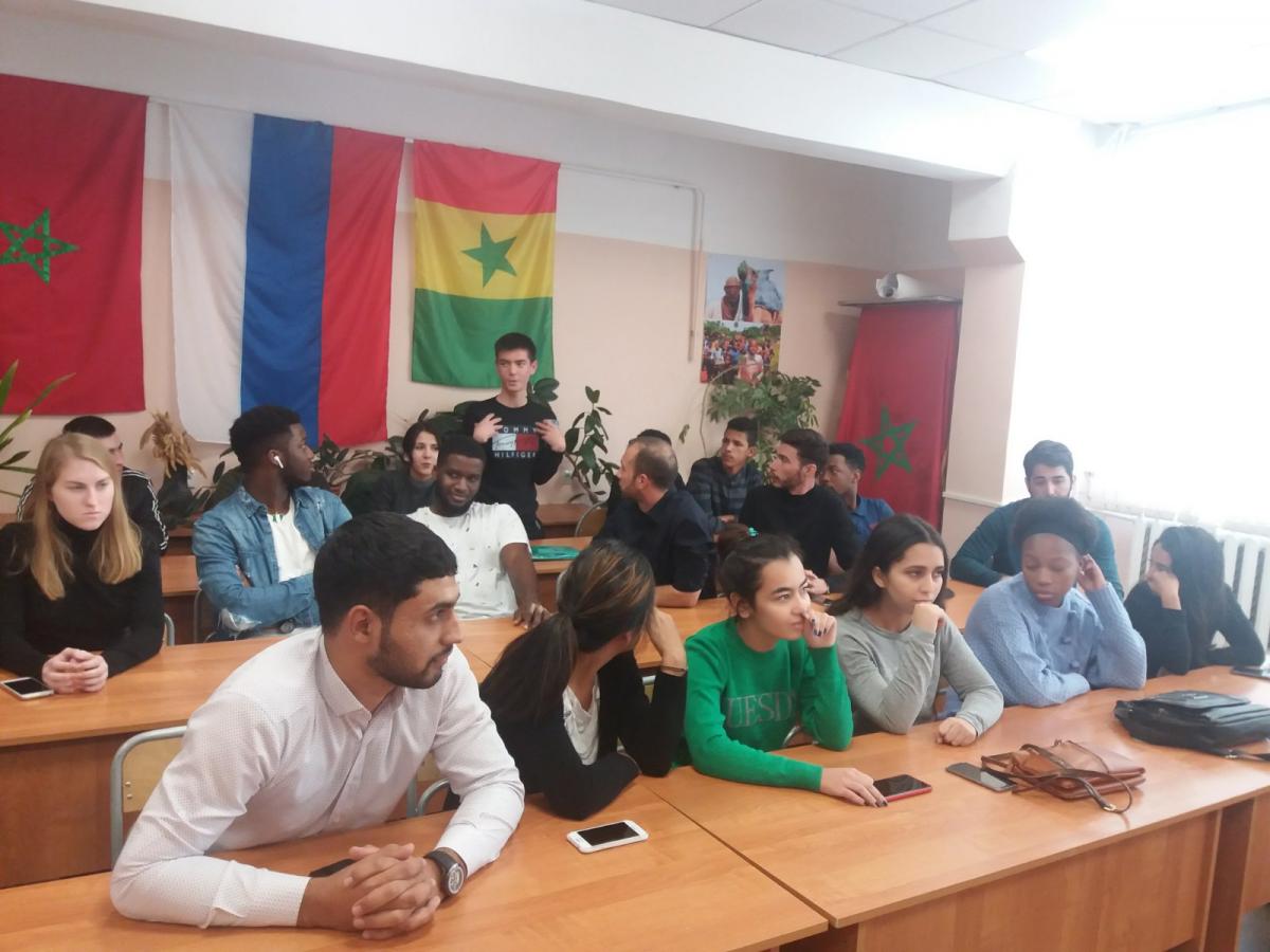 Старший преподаватель кафедры "Иностранные языки и культура речи" Садовникова Е.В. приняла участие в подготовке и проведении билингвального мероприятия в "Интерклубе" "Наш свободный мир", посвященного Всемирному Дню толерантности Фото 5 Старший преподаватель кафедры "Иностранные языки и культура речи" Садовникова Е.В. приняла участие в подготовке и проведении билингвального мероприятия в "Интерклубе" "Наш свободный мир", посвященного Всемирному Дню толерантности Фото 5