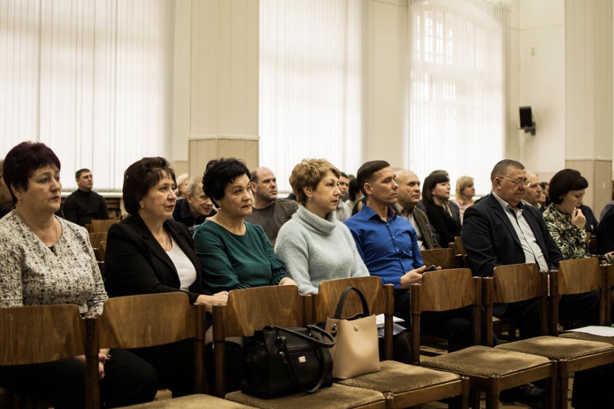 Совместное заседание сторон социального партнерства отраслевого соглашения  с участием заместителя председателя правительства А.В.Стрельникова. Фото 5