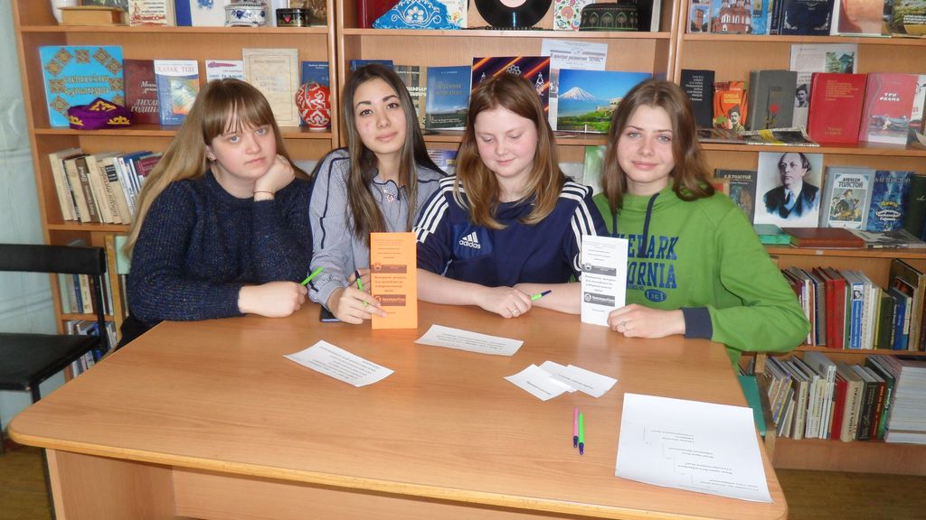 Пугачевским студентам рассказали об основах избирательного права Фото 6