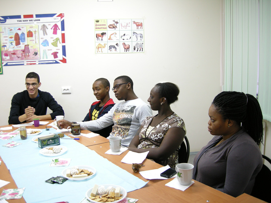Встреча студентов и иностранных слушателей подготовительного отделения Фото 2
