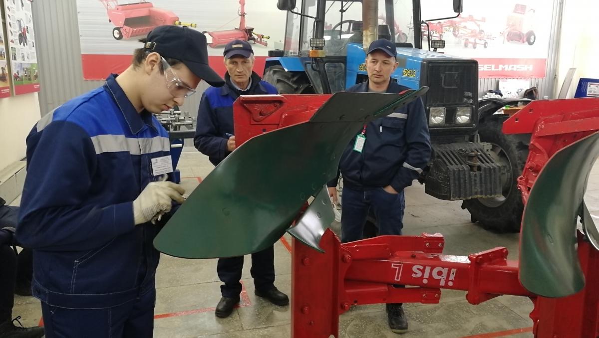 Отборочный тур VI Регионального чемпионата «Молодые про-фессионалы» (WorldSkills Russia) Саратовской области 2021 на конкурсной площадке ФГБОУ ВО Саратовский ГАУ Фото 7