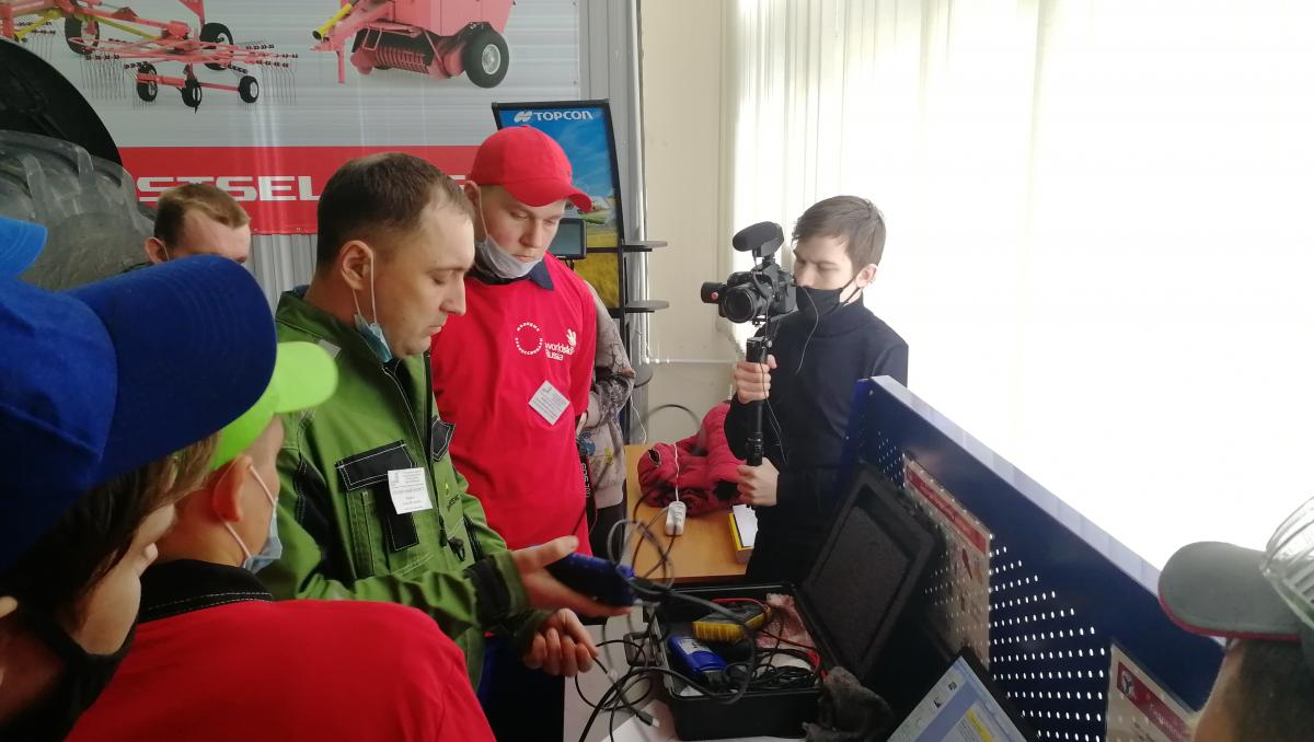 VI Региональный чемпионат «Молодые профессионалы» (WorldSkills Russia) Саратовской области по компетенции E53 «Эксплуатация сельскохозяйственных машин» на конкурсной площадке ФГБОУ ВО Саратовский ГАУ Фото 7