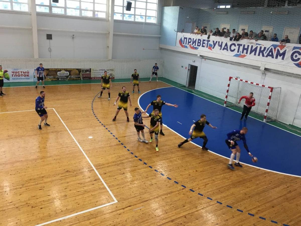 Группа поддержки на гандбольном матче СГАУ- Саратов : Динамо Астрахань Фото 5