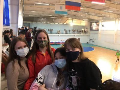 Группа поддержки на гандбольном матче СГАУ- Саратов : Динамо Астрахань