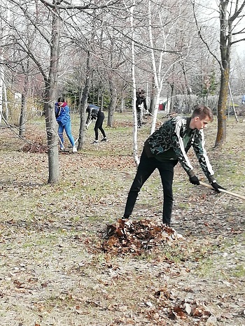 Продолжение «Марафона чистоты» в парке Победы Фото 5