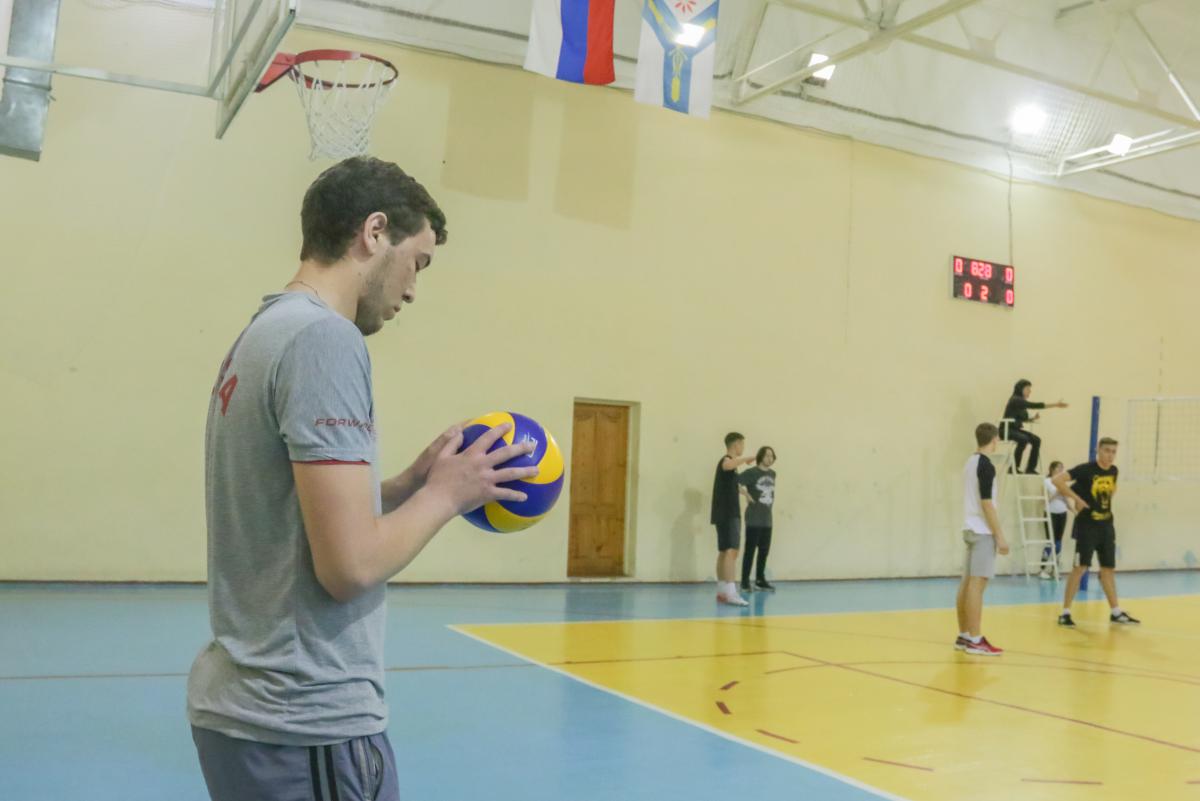 Соревнования по волейболу в рамках межфакультетской Спартакиады среди  обучающихся 1 курса Фото 9