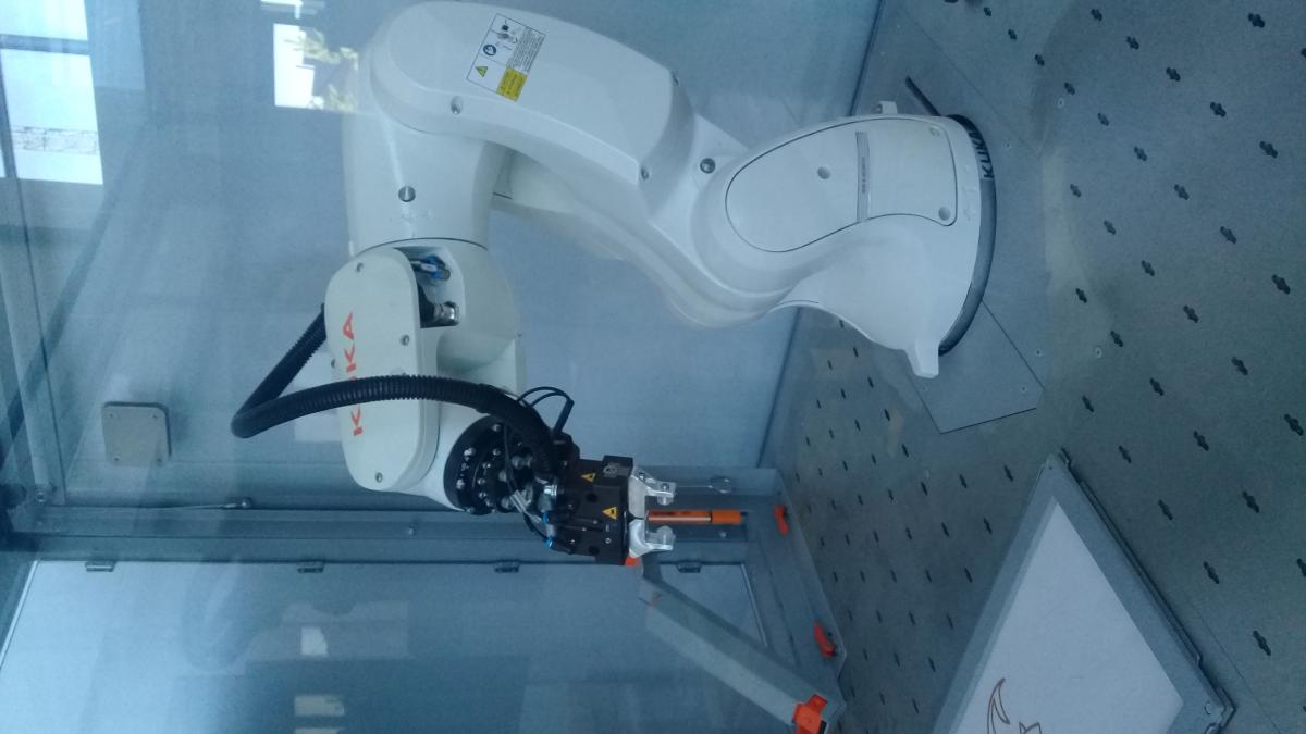 Подготовка по программе «Применение роботов-манипуляторов и программных симуляторов для преподавания робототехнике в ВУЗе» Фото 4