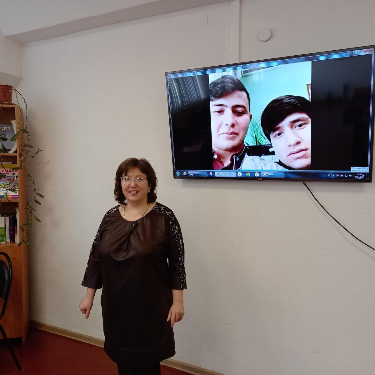 60-летию полетов в космос посвящено мероприятие "Юрий Гагарин на земле Саратовской" на русском и английском языках Фото 3 60-летию полетов в космос посвящено мероприятие "Юрий Гагарин на земле Саратовской" на русском и английском языках Фото 3