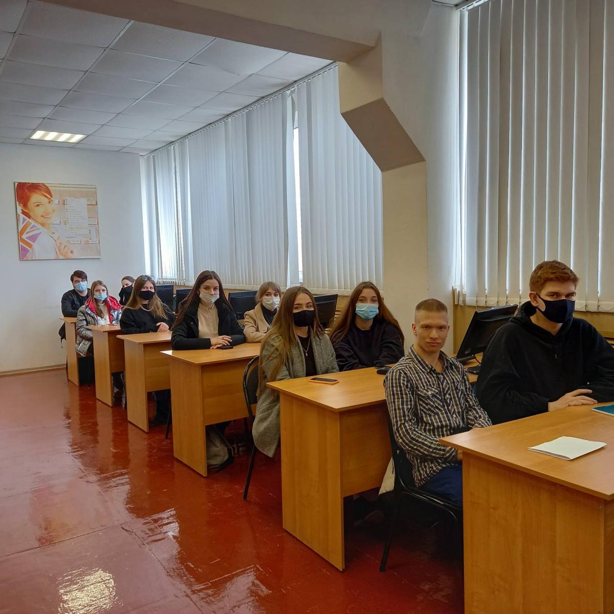 60-летию полетов в космос посвящено мероприятие "Юрий Гагарин на земле Саратовской" на русском и английском языках Фото 6 60-летию полетов в космос посвящено мероприятие "Юрий Гагарин на земле Саратовской" на русском и английском языках Фото 6