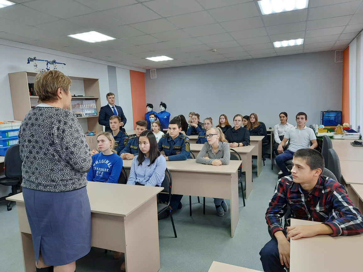 Профориентационная работа среди школ и колледжей Саратовской области Фото 3