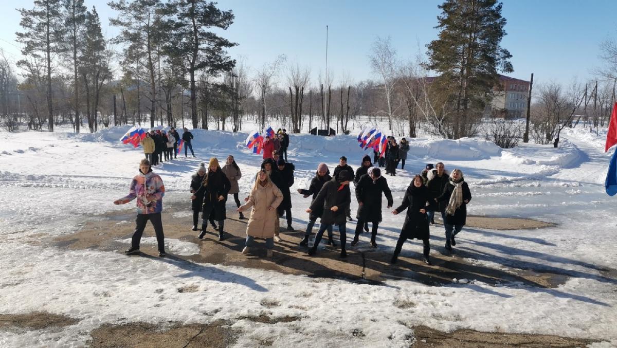 Студенты КЗВТ устроили флешмоб в поддержку российских олимпийцев Фото 1