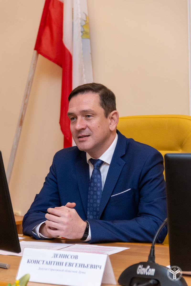 Депутат Облдумы вручил грамоты бойцам студотрядов СГАУ Фото 3